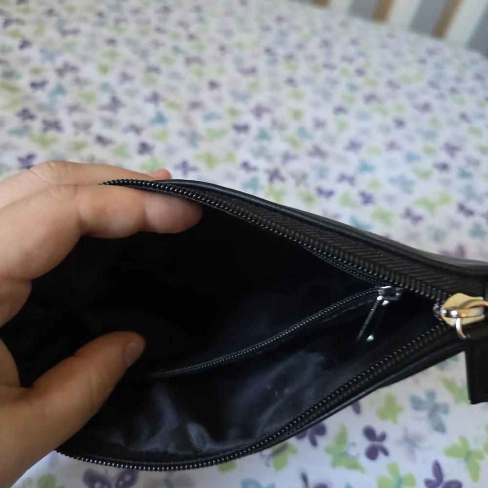 Nautica Black Leather Zip Close Wristlet With Gold Emblem